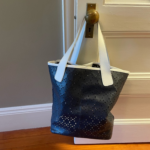 SAKS FIFTH AVENUE Faux Leather Navy eyelet tote bag white trim - Picture 1 of 5